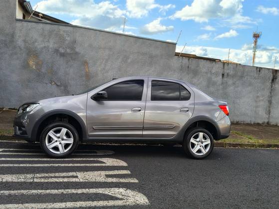 RENAULT LOGAN 1.6 16V SCE FLEX ZEN X-TRONIC RENAULT LOGAN 1.6 16V SCE FLEX ZEN X-TRONIC